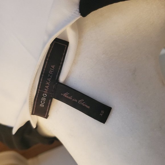 BCBG Maxazaria chiffon top - Picture 3 of 3